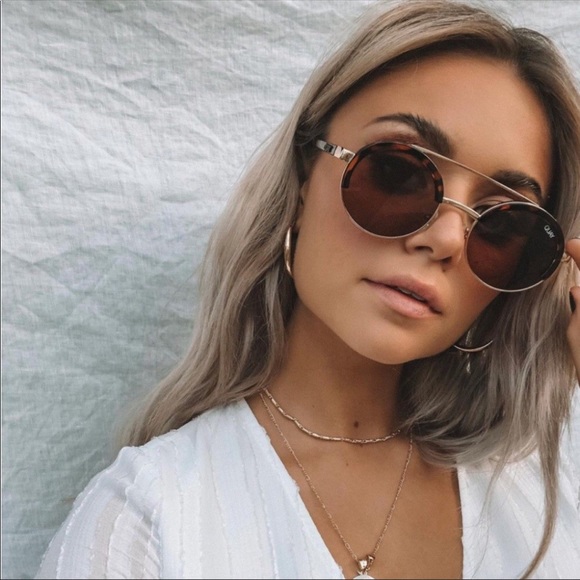 quay round sunglasses